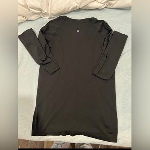 Lululemon black long sleeve swiftly